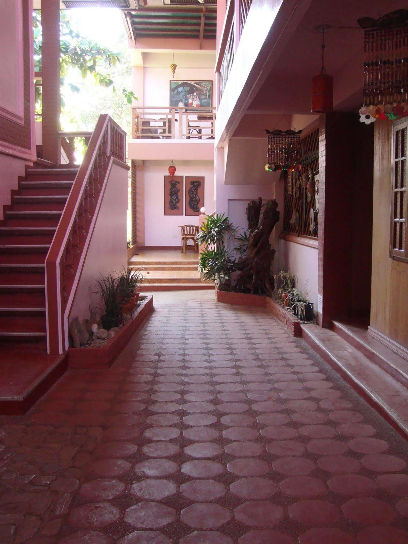 Lola Itang Pension House Tiniguiban Exterior foto