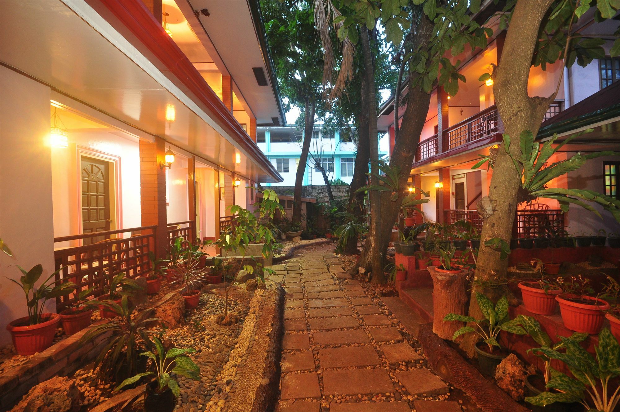 Lola Itang Pension House Tiniguiban Exterior foto